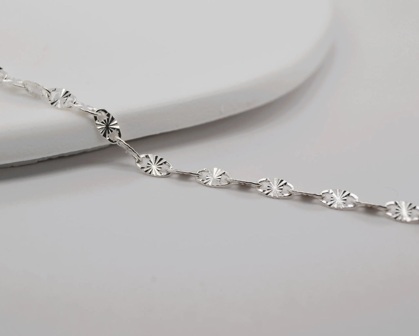 Textured Fancy Lip Silver Chain